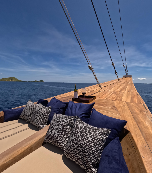 Raffles Liveaboard Phinisi cruise on the waters of Komodo National Park